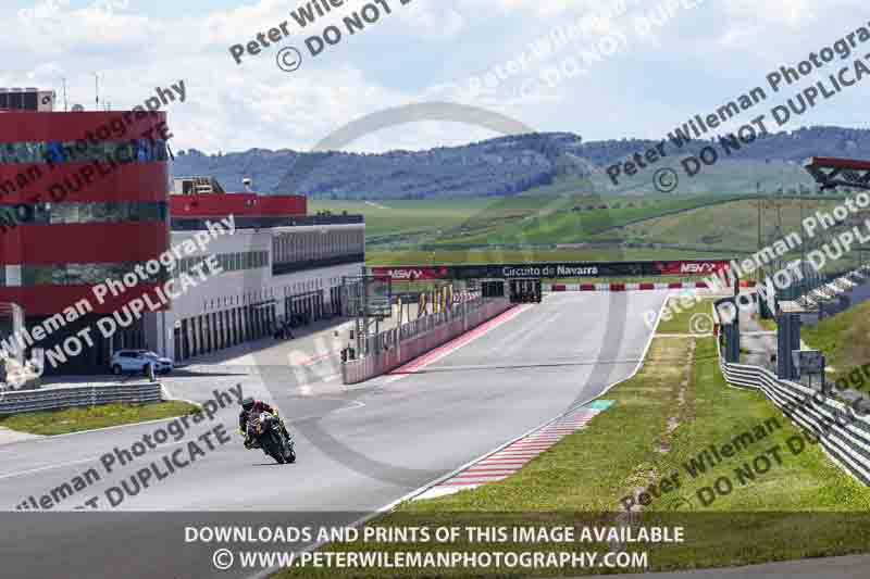 cadwell no limits trackday;cadwell park;cadwell park photographs;cadwell trackday photographs;enduro digital images;event digital images;eventdigitalimages;navarra;no limits trackdays;peter wileman photography;racing digital images;trackday digital images;trackday photos